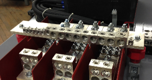 Custom bus bar for dual 800A circuit breakers